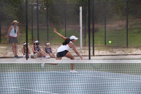 Women's Tennis battles Apex Friendship in Close Match