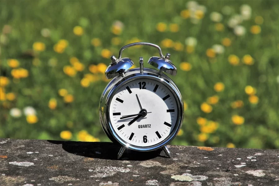 A permanent daylight savings time could impose several benefits according to the Senate. Image from Pixabay.