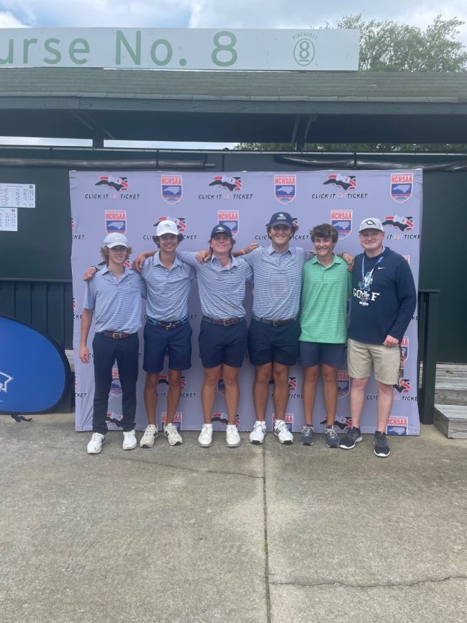 Team+poses+for+picture+after+final+round+at+states